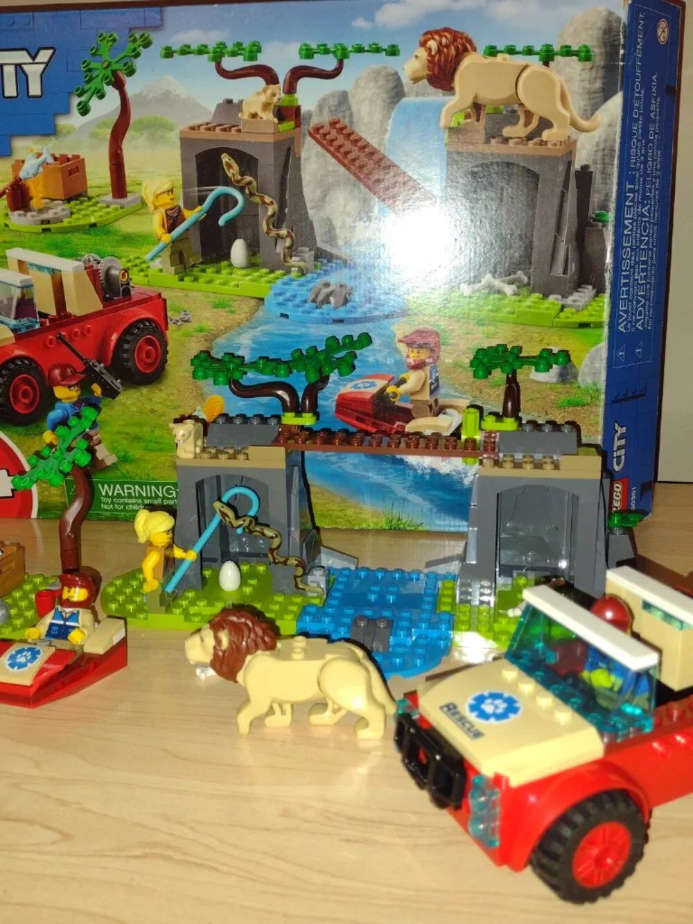 Lego 60301 Wildlife Rescue Off-Roader, like new with all pieces and box - Picture 4 of 15